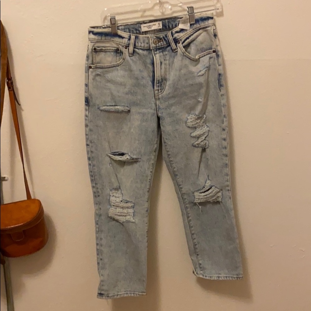 NWOT abercrombie & Fitch boyfriend jeans